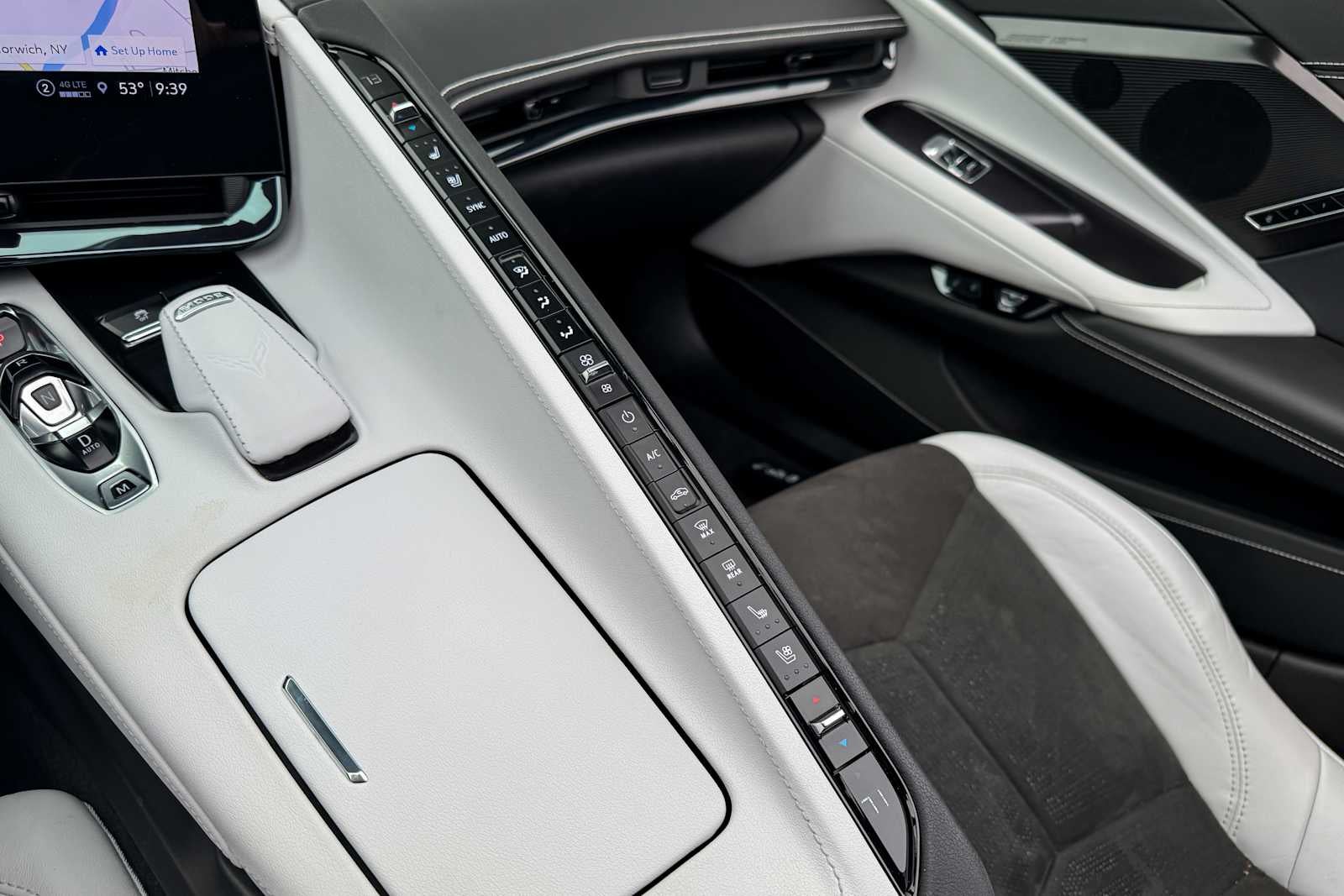 2023 Chevrolet Corvette 2LT