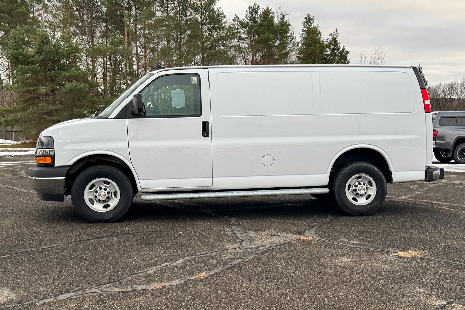 2024 Chevrolet Express 2500 Work Van Cargo