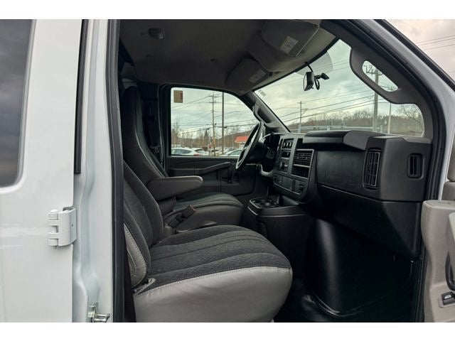 2024 Chevrolet Express 2500 Work Van Cargo