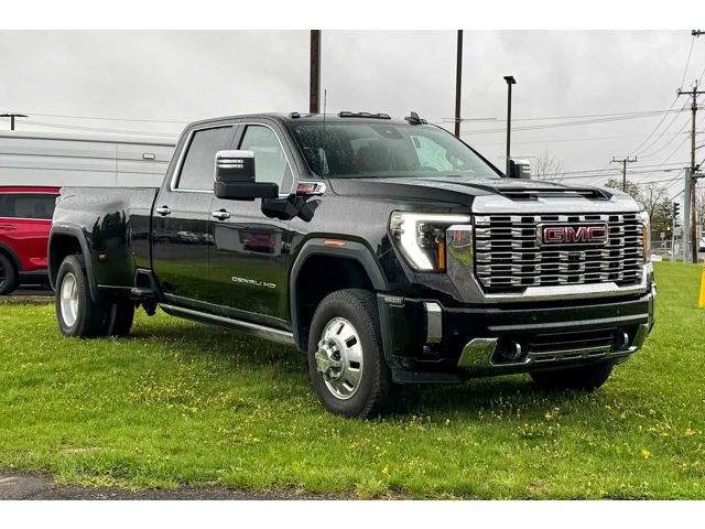 2025 GMC Sierra 3500HD Denali