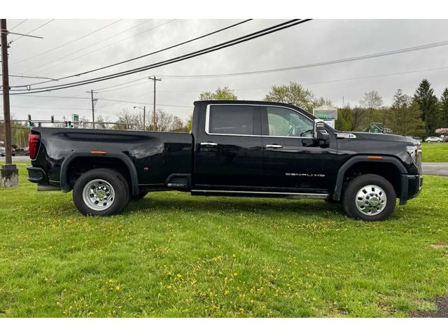 2025 GMC Sierra 3500HD Denali