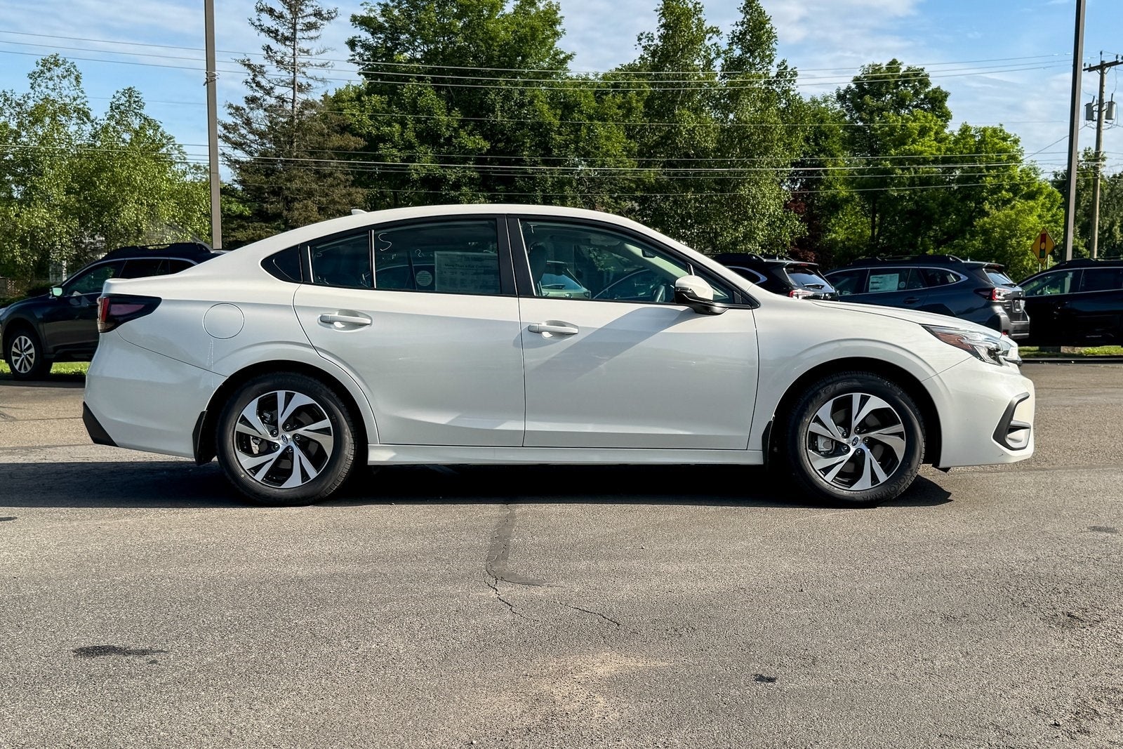 2025 Subaru LEGACY Premium