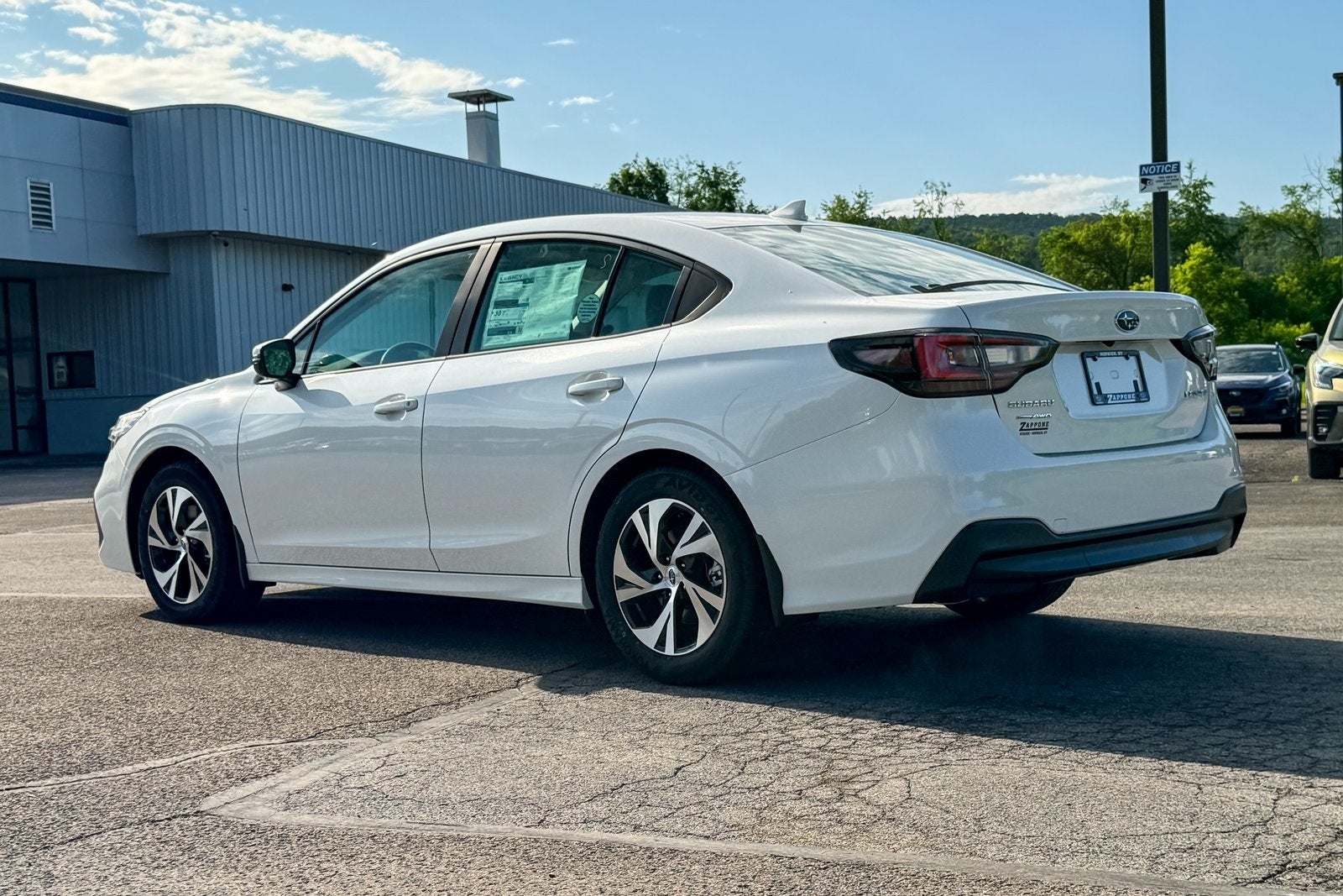 2025 Subaru LEGACY Premium