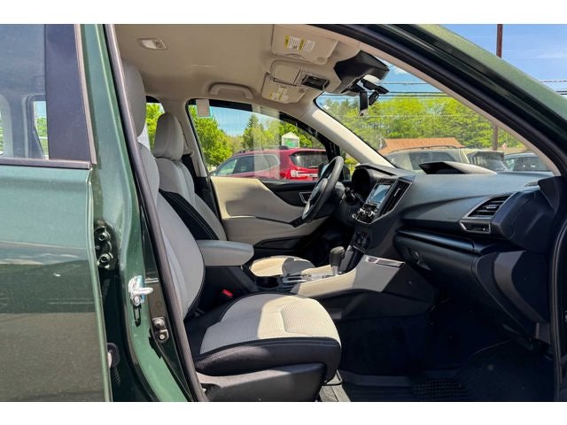 2024 Subaru Forester AWD