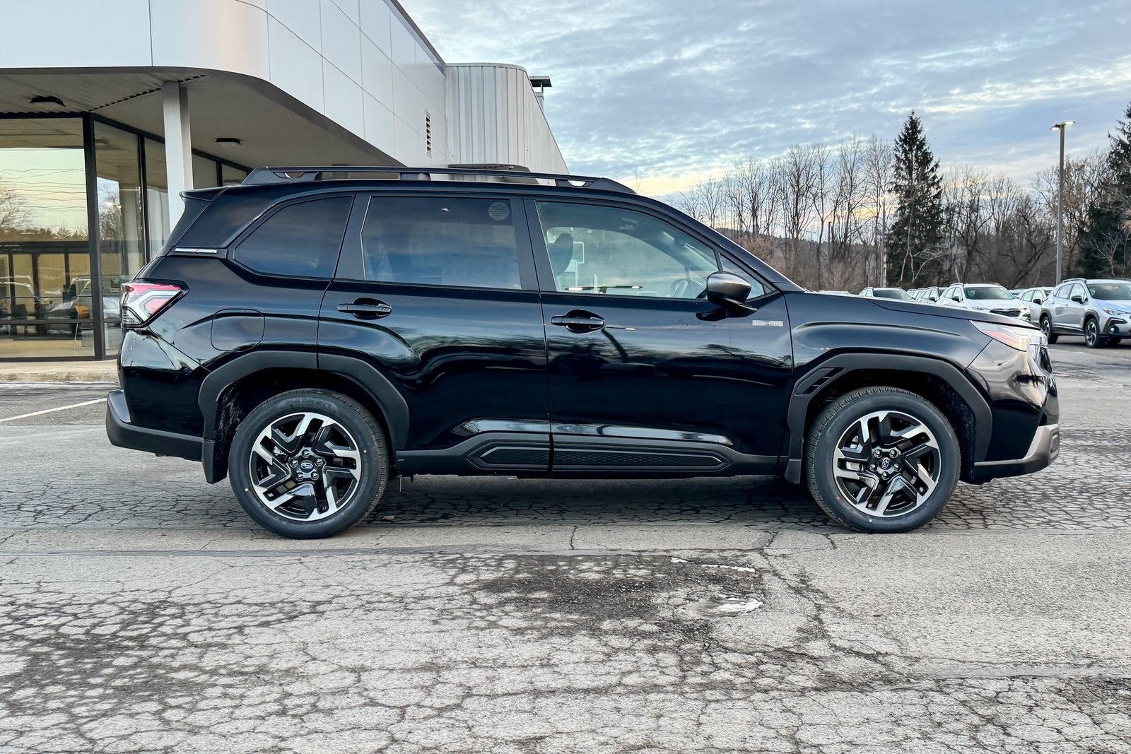 2025 Subaru FORESTER Premium Hybrid