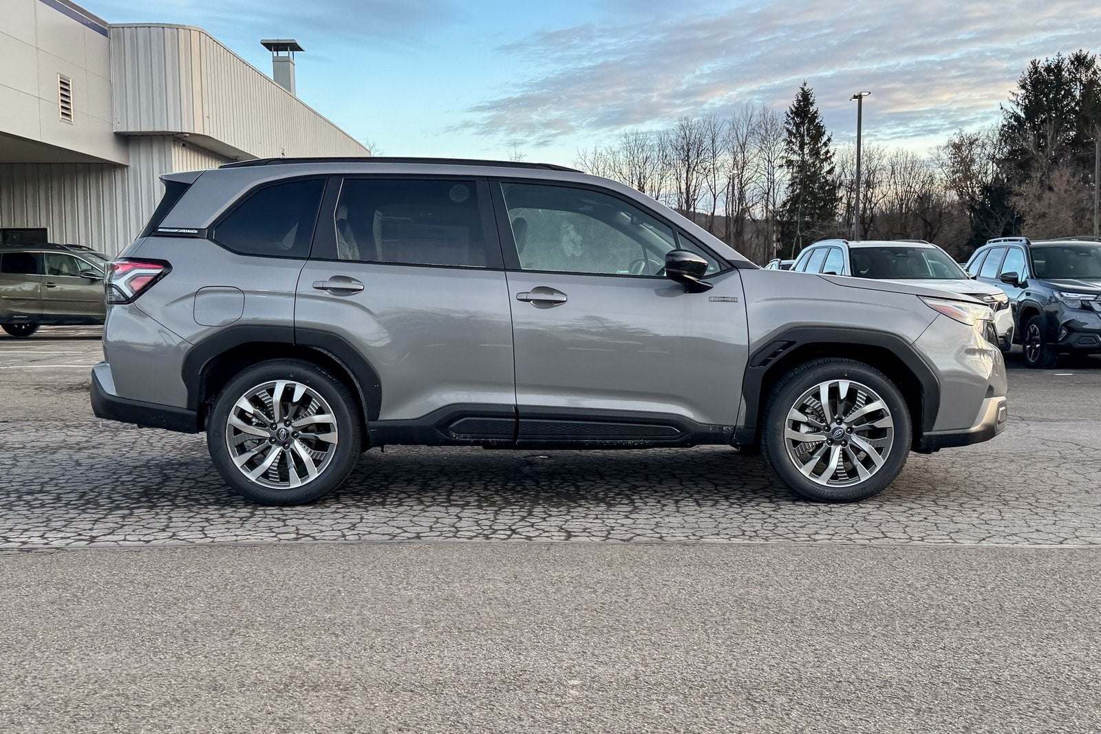 2025 Subaru FORESTER Touring Hybrid