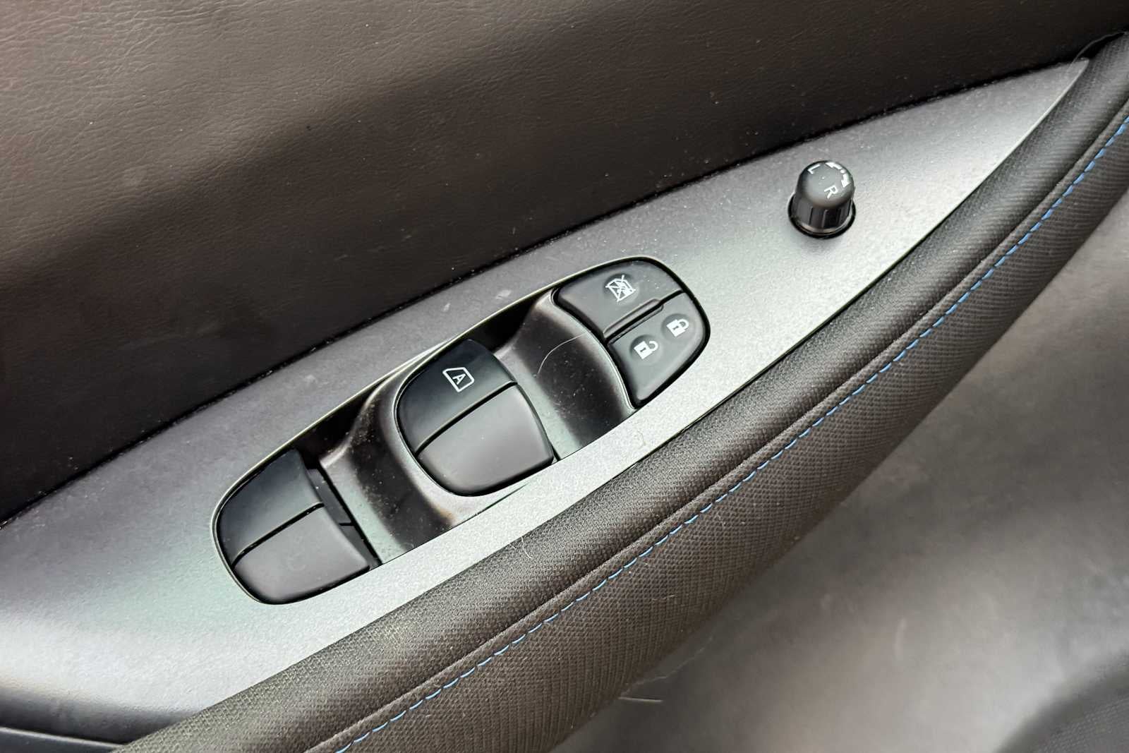 2023 Nissan LEAF S