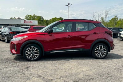 2023 Nissan Kicks SR