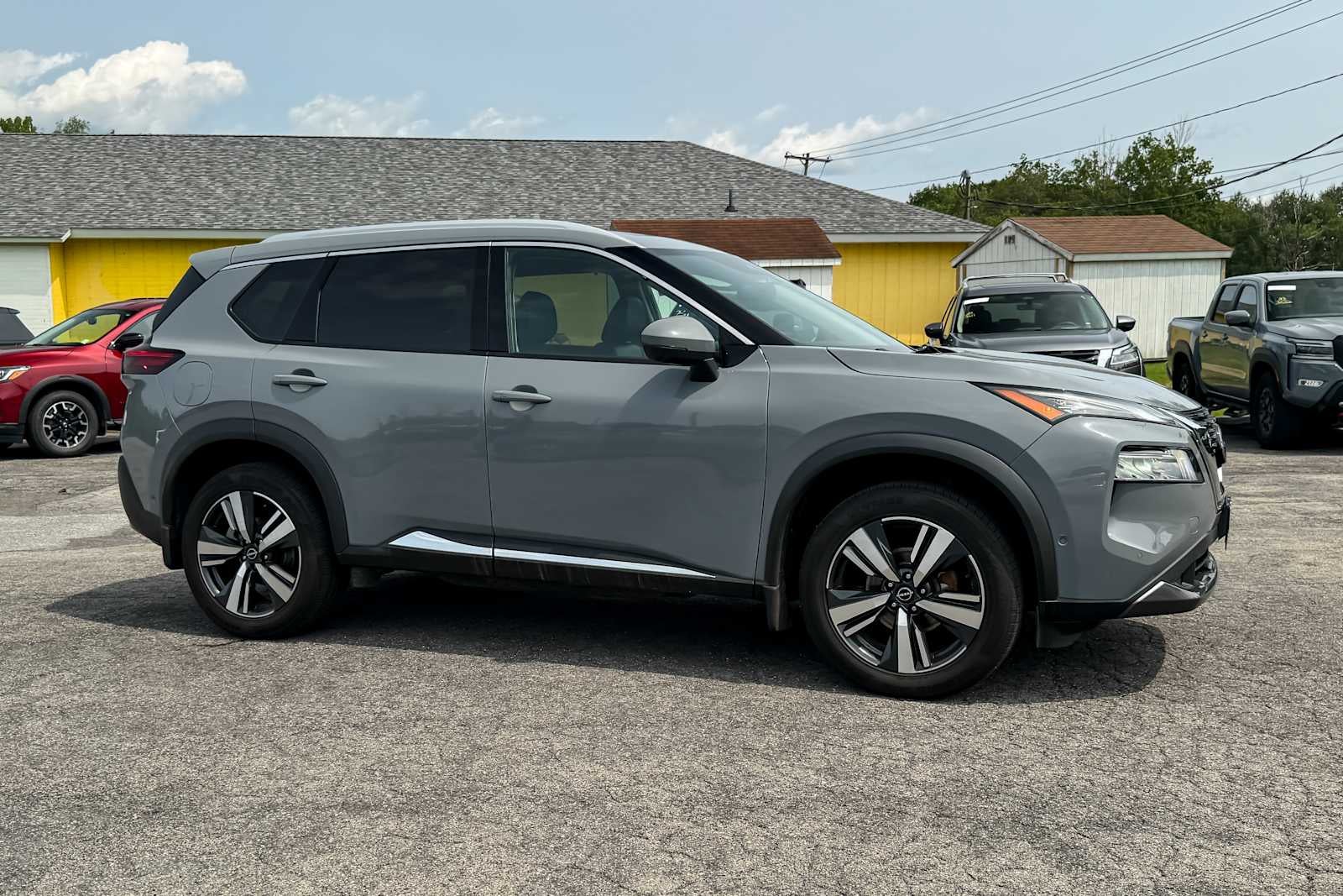2023 Nissan Rogue SL
