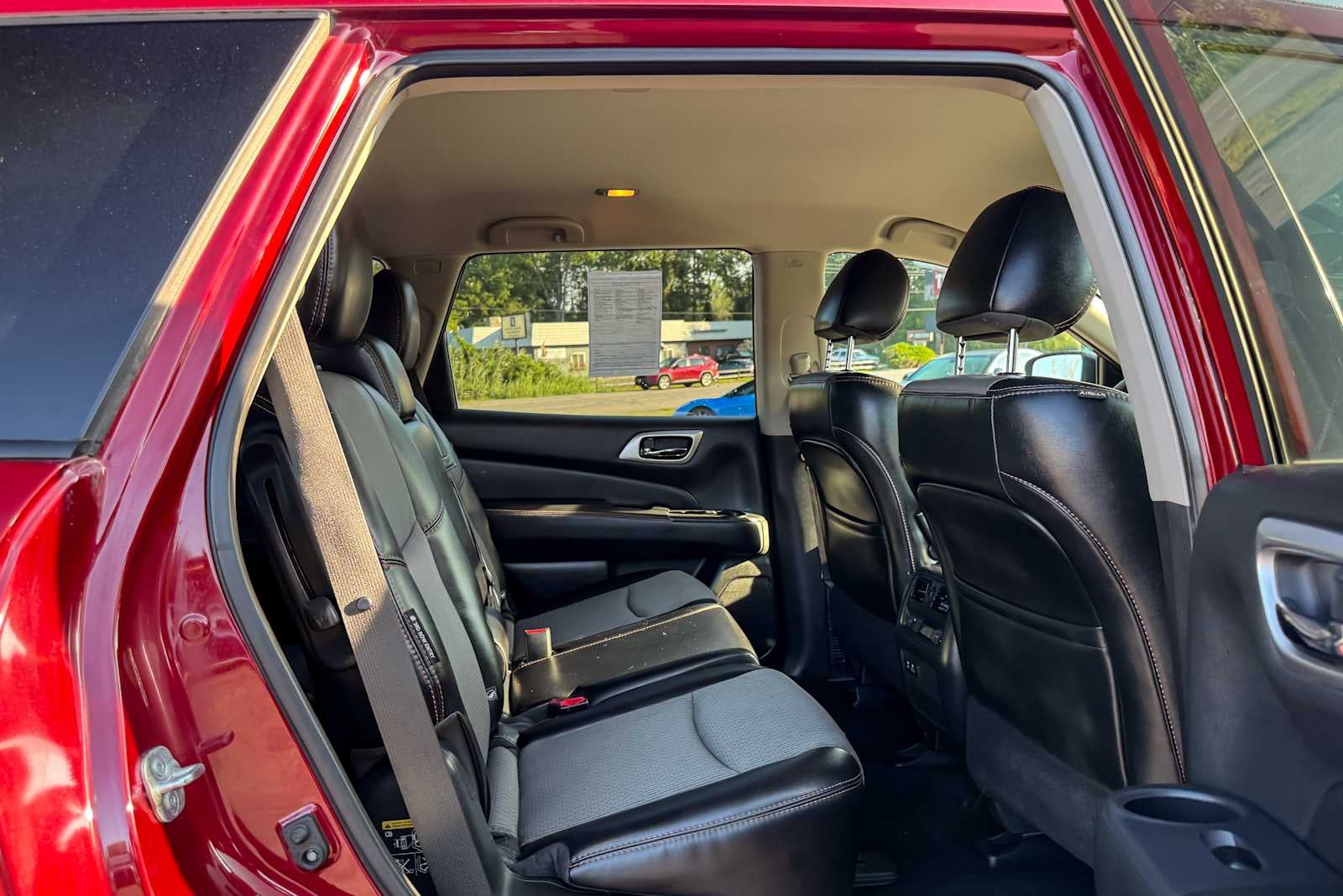 2020 Nissan Pathfinder SV