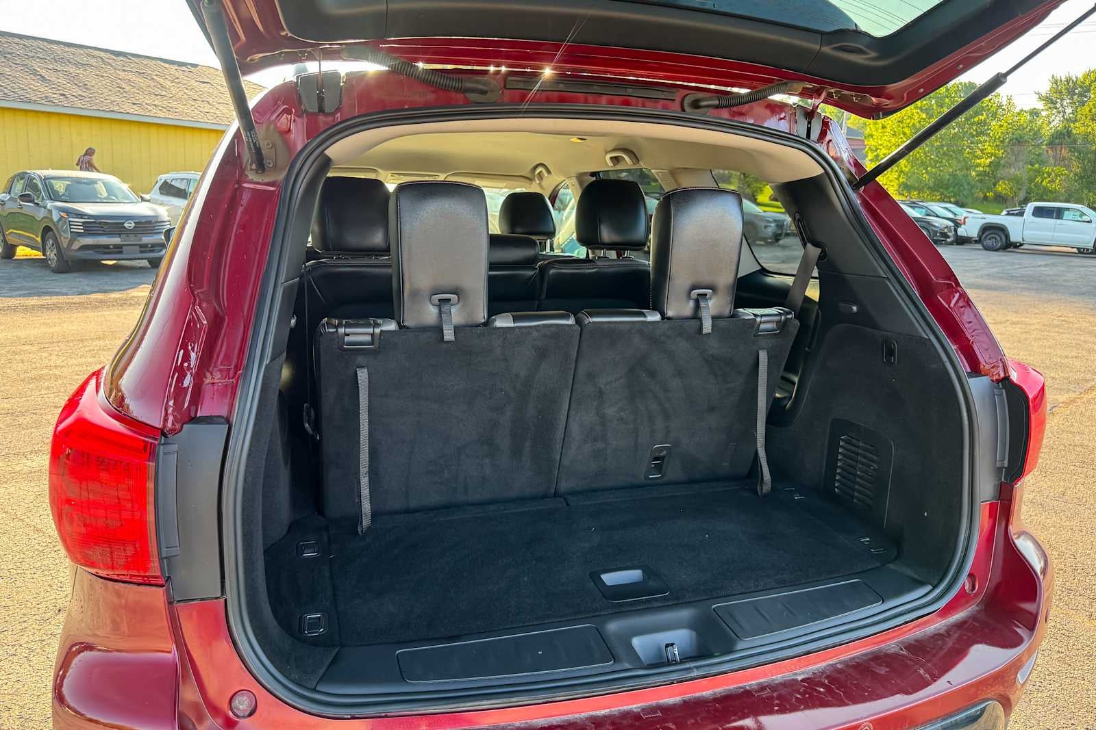 2020 Nissan Pathfinder SV