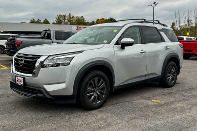 2022 Nissan Pathfinder SV