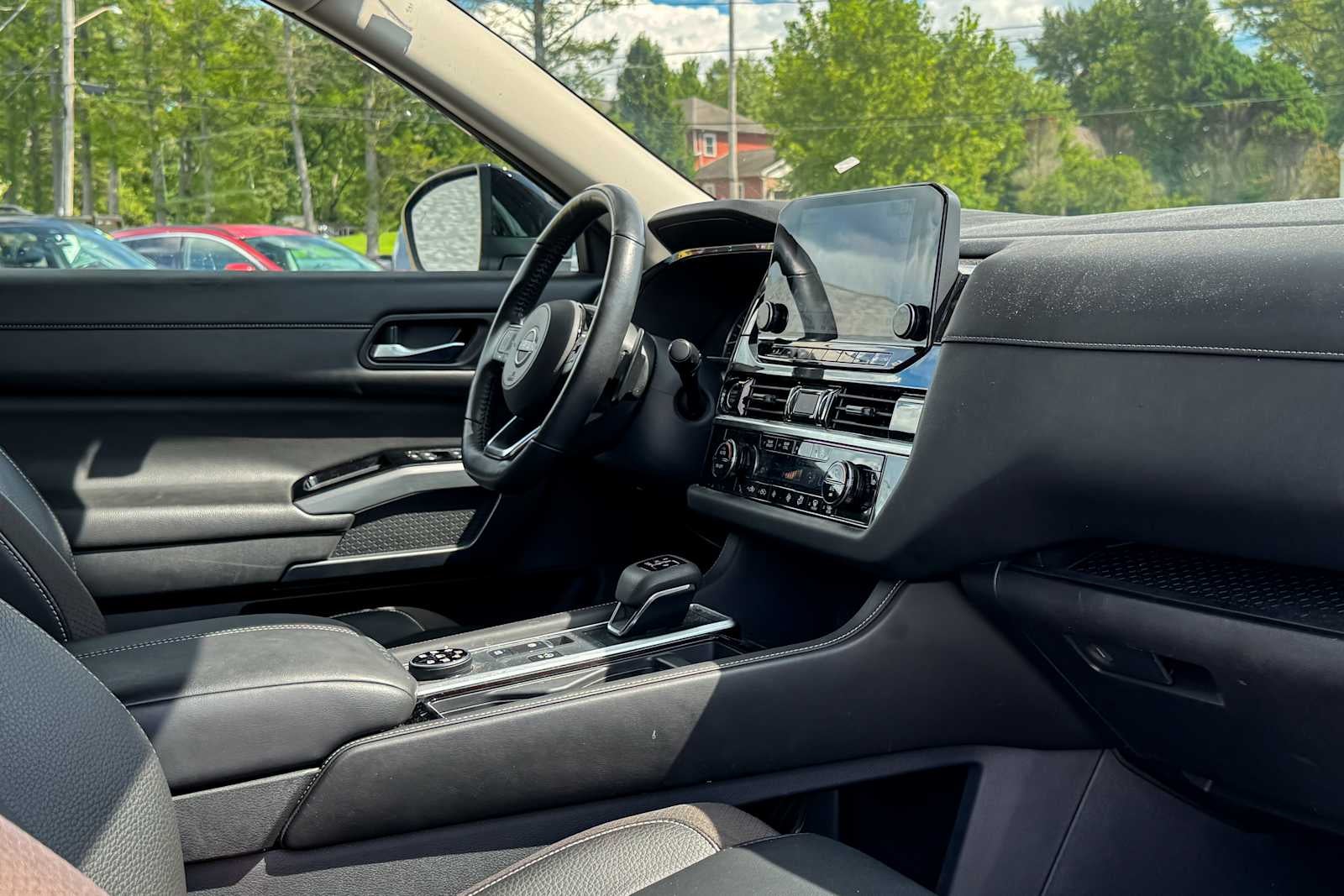 2024 Nissan Pathfinder SL