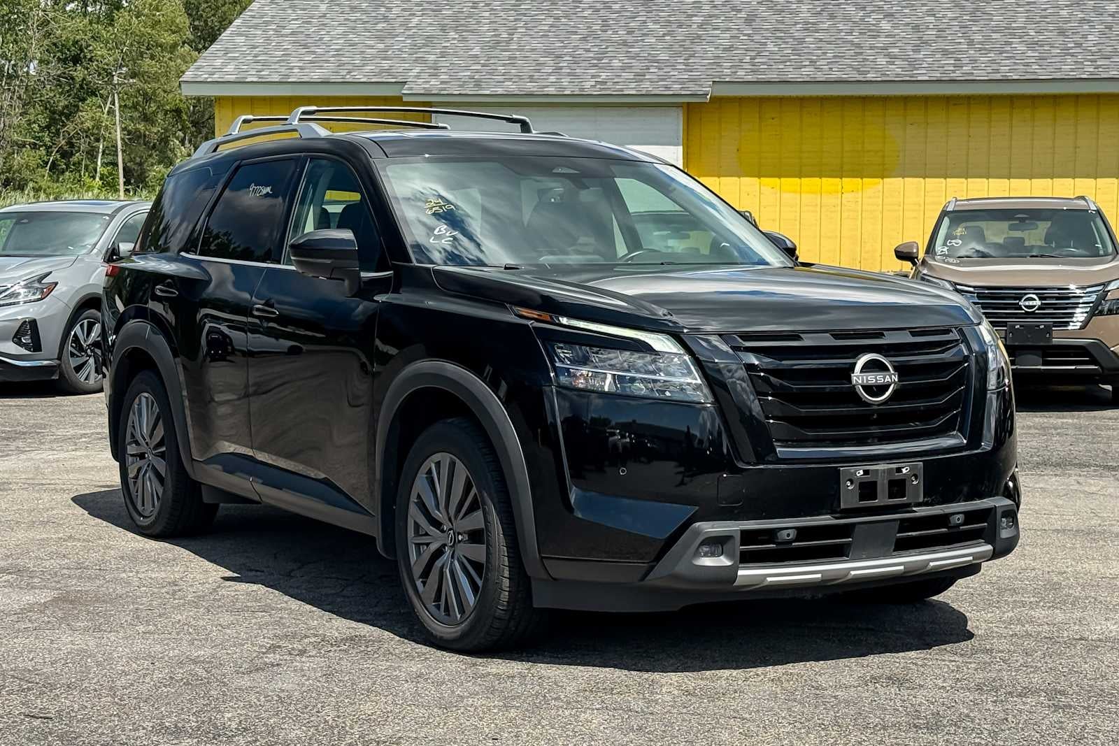 2024 Nissan Pathfinder SL