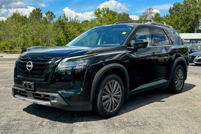 2024 Nissan Pathfinder SL
