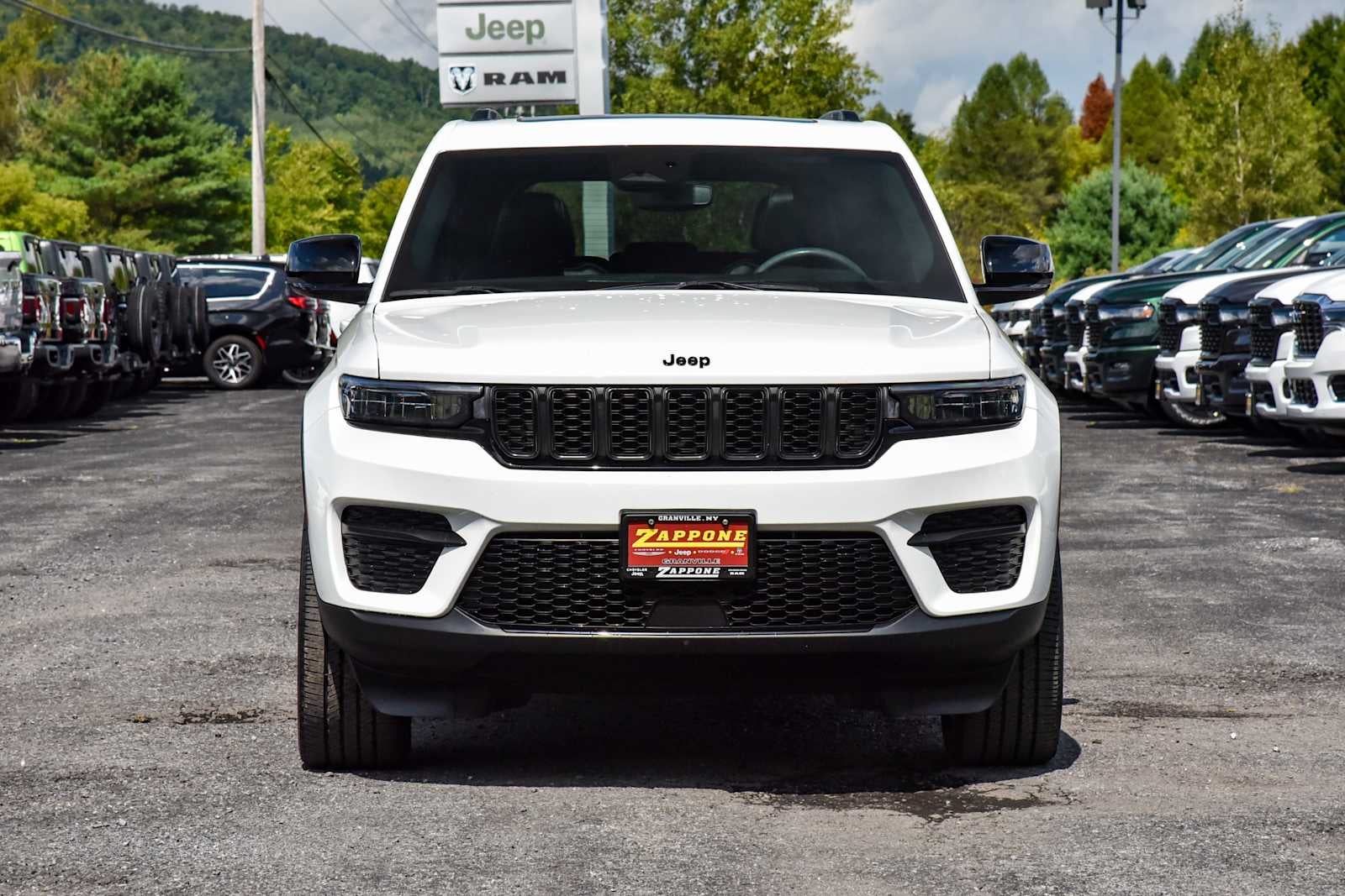 2023 Jeep Grand Cherokee Altitude