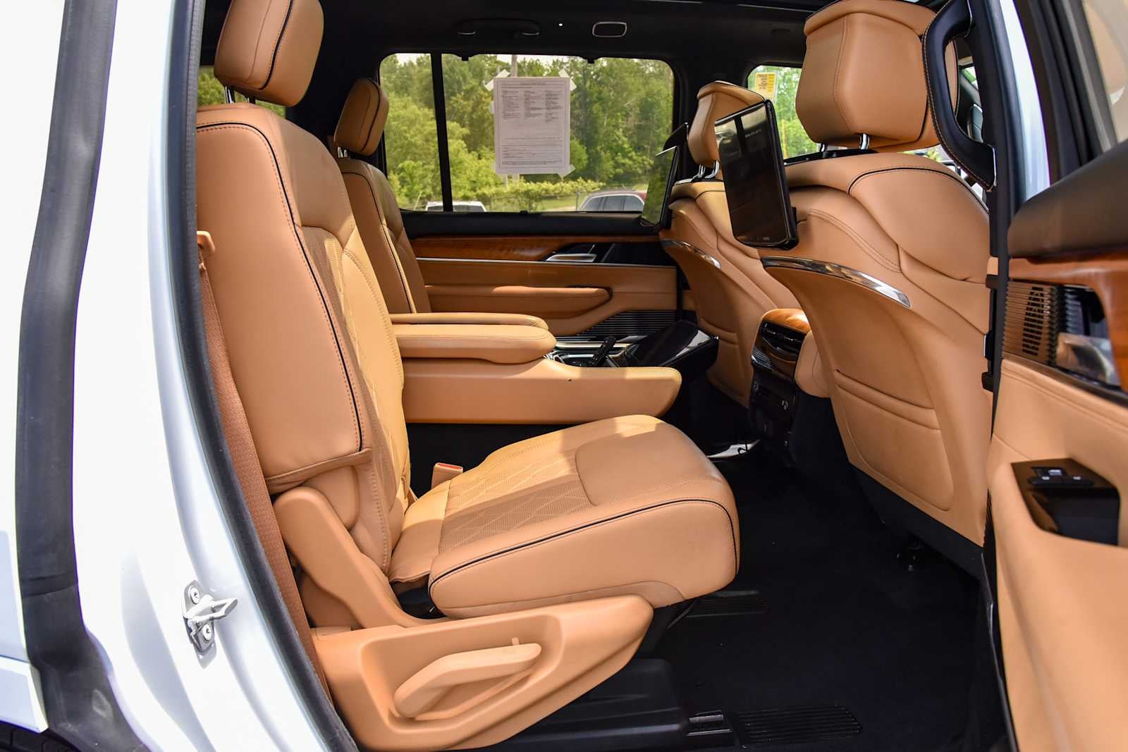 2022 Jeep Grand Wagoneer Series III