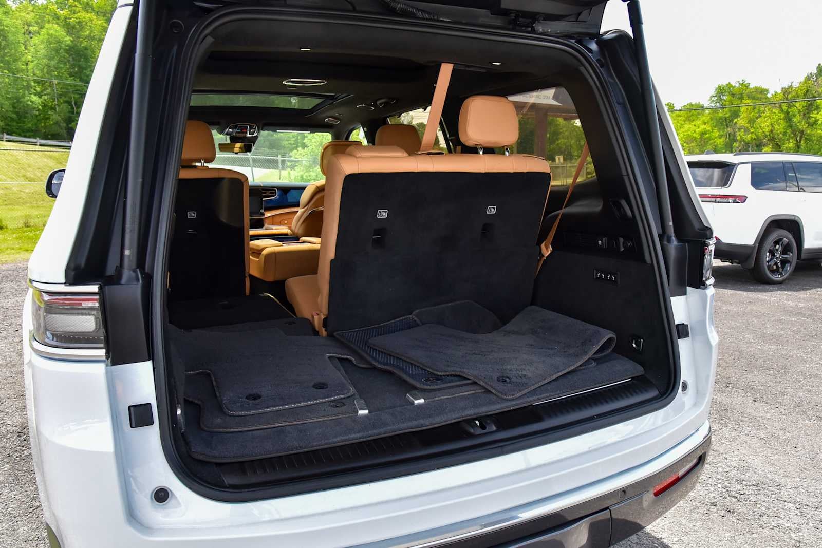 2022 Jeep Grand Wagoneer Series III