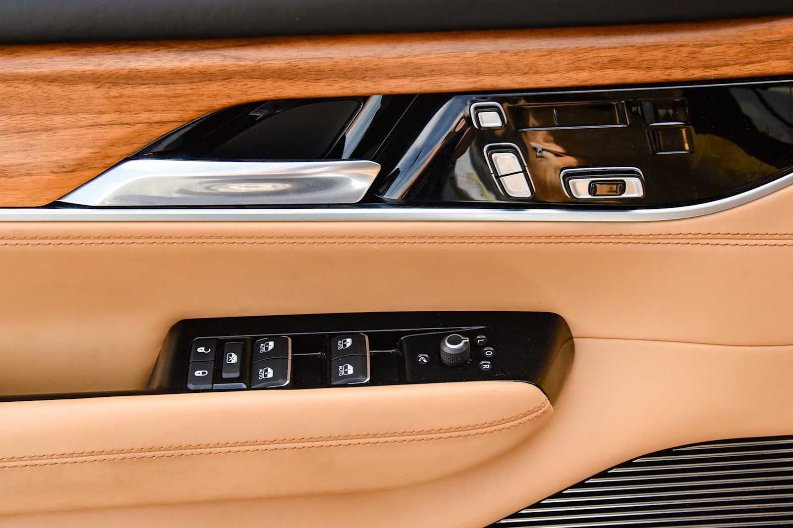 2022 Jeep Grand Wagoneer Series III