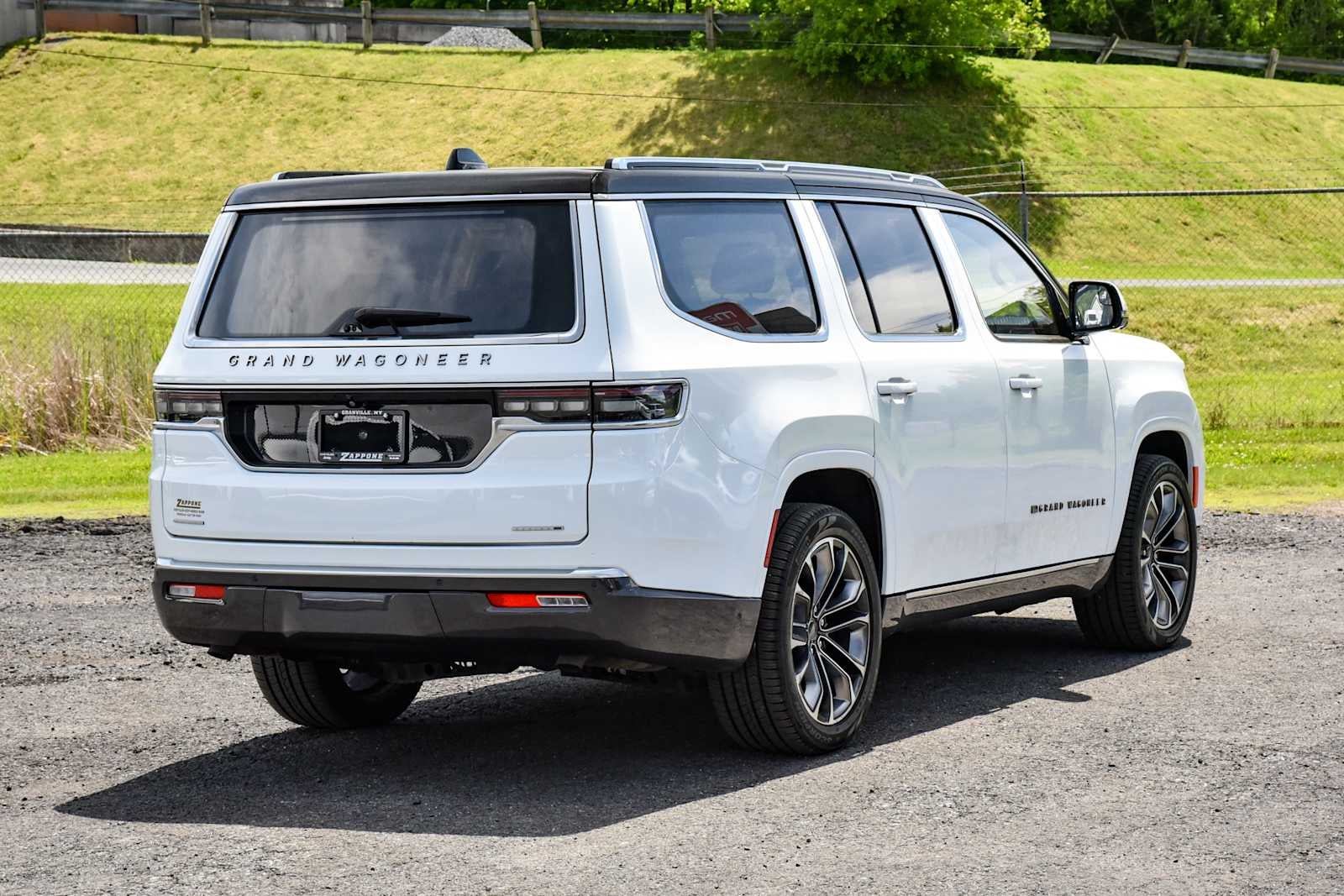 2022 Jeep Grand Wagoneer Series III