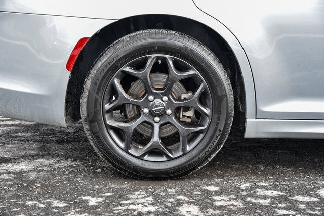 2023 Chrysler 300 Touring L