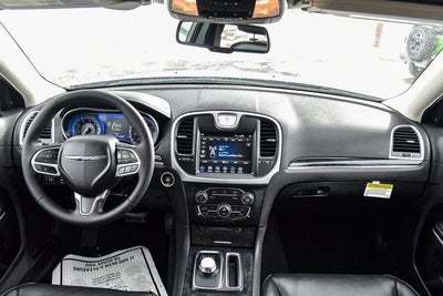 2023 Chrysler 300 Touring L