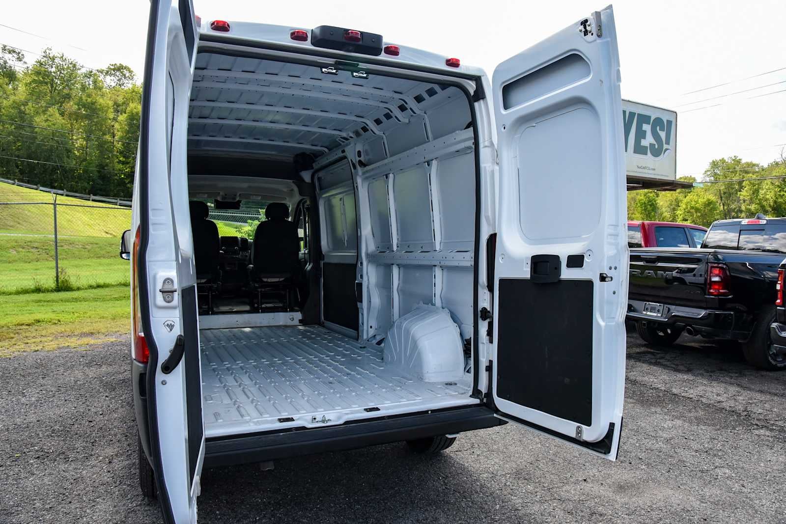 2026 RAM ProMaster Cargo Van Tradesman