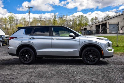 2024 Mitsubishi Outlander ES