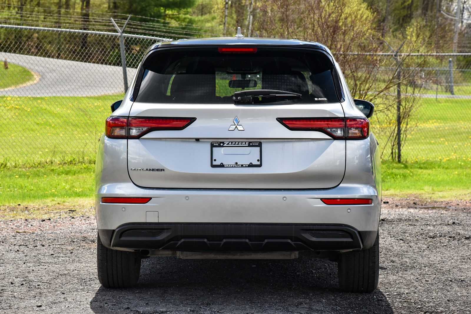 2024 Mitsubishi Outlander ES