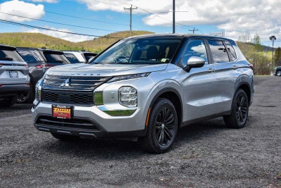 2024 Mitsubishi Outlander ES